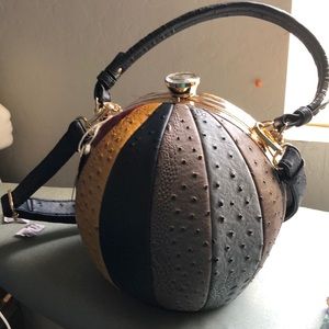 Ostrich pattern ball shaped purse